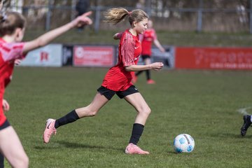 Bild 357 - wBJ VfL Pinneberg - Waldd�rfer SV : Ergebnis: 5:0